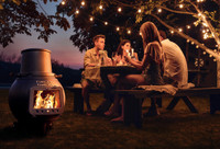Der Dicke: Gusseiserner Gartenkamin zum Grillen, Braten und Räuchern Der Dicke: Gusseiserner Gartenkamin zum Grillen, Braten und Räuchern