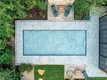 Bildunterschrift: Pool oder Terrasse – mit Hubboden beides möglich. Foto: Niveko/akz-o