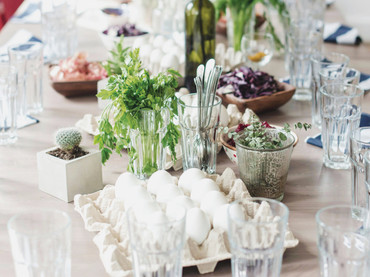 Frühlingsfrische im Glas: Mineralwasser als Geschmackspartner zu Ostern