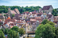 Bildunterschrift: Die liebevoll erhaltene Fachwerkkulisse von Schwäbisch Hall erzählt von der langen Geschichte der Region und verleiht den Wanderetappen ihren besonderen Charme. Foto: Hohenlohe + Schwäbisch Hall Tourismus e.V./Trykowski/akz-o