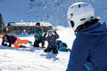 Bildunterschrift: Coole Nachwuchs-Rider erleben im Snowboardkurs den perfekten Drift auf der Kante. Foto: Bergbahnen Sudelfeld/Moritz Attenberger/akz-o