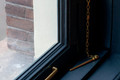 Bildunterschrift: Fineo Vakuumisolierglas gibt es in vielen Formen und Formaten. Es passt in jeden gängigen Fensterrahmen, unabhängig vom Material. Foto: FINEO/akz-o