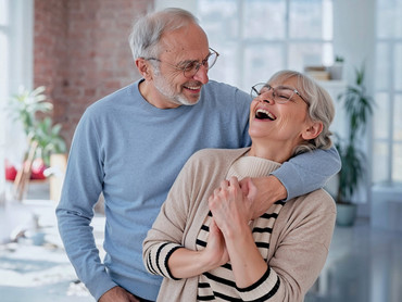 Um geistig fit zu bleiben, ist eine gute Versorgung mit Vitaminen wichtig. Foto: KI-generiert/Folplus.de/akz-o