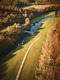 Bildunterschrift: Der Kocher-Jagst-Trail aus der Vogelperspektive: Der Weg führt durch die abwechslungsreiche Landschaft des Jagsttals – im Herbst besonders stimmungsvoll. Foto: Tourimia Tourismus GmbH/Stefan Leitner Photography/akz-o