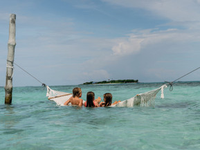 Traumurlaub in traumhafter Kulisse – die Sun Siyam Resorts bieten mehr als klassischen Urlaub: die authentische Schönheit der Malediven. Foto: Sun Siyam Resorts/akz-o