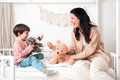 Bildunterschrift: Meningokokken-Impfungen werden von der Ständigen Impfkommission (STIKO) für alle Kinder empfohlen. Foto: GSK/akz-o