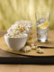 Bildunterschrift: Der Klassiker ganz trendy: Popcorn mit Honig und Matcha Foto: Popcorn Board/akz-o