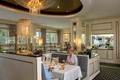 Bildunterschrift: Immer wieder ein kulinarisches Erlebnis in herrlichem Ambiente – ein Besuch der Orangerie im Maritim Seehotel Timmendorfer Strand. Foto: Maritim Seehotel/Timmendorfer Strand/akz-o