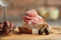 Bildunterschrift: Foto: Prosciutto di San Daniele/akz-o