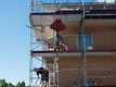 Bildunterschrift: Für Fassaden bieten STEICO Holzfaser-Wärmedämmverbundsysteme zukunftssichere Lösungen – mit guten Dämmwerten und wirkungsvollem Klimaschutz. Foto: steico.com/akz-o
