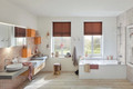 Bildunterschrift: Dusch-Luxus pur mit der Kermi Pasa XP auf einer Badewanne. Foto: Kermi GmbH/akz-o