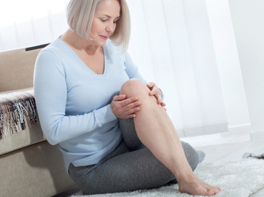 Gelenkschmerzen sind eine sehr häufige Begleiterscheinung der Wechseljahre. Foto: Victor69/istockphoto.com/akz-o Gelenkschmerzen sind eine sehr häufige Begleiterscheinung der Wechseljahre. Foto: Victor69/istockphoto.com/akz-o