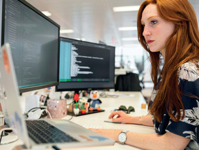 Digital denken, strategisch handeln – und beruflich durchstarten Foto: pexels/thisinengineering/IST-Studieninstitut GmbH/akz-o