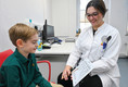 Bildunterschrift: Besonders wichtig ist Orthoptik bei Kindern. Foto: Armin Hoehner/BOD/akz-o