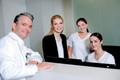Bildunterschrift: Jobs im Gesundheitswesen bieten ausgezeichnete Zukunftsaussichten – auch jenseits von Kittel und OP-Saal. Foto: IST-Studieninstitut GmbH/akz-o