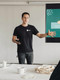 Bildunterschrift: Wer professionell moderiert, fördert Zusammenarbeit und gemeinsame Lösungen. Foto: pexels.com/Matheus Bertelli/IST-Studieninstitut GmbH/akz-o