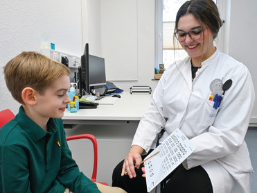 Besonders wichtig ist Orthoptik bei Kindern. Foto: Armin Hoehner/BOD/akz-o