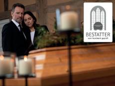 Ein würdevoller und gut begleiteter Abschied kann Angehörigen helfen, den Verlust zu begreifen und einen ersten Halt zu finden. Foto: Bundesverband Deutscher Bestatter e. V./akz-o