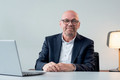 Bildunterschrift: Dr. med. Jürgen Bludau, Facharzt für Innere Medizin mit langjähriger klinischer Erfahrung, leitet die Klinik für Geriatrie des SLK-Verbundes in Heilbronn. Foto: Ricardo Molina/GSK/akz-o