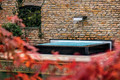 Bildunterschrift: Wenn man das Glück an seiner Seite hat Foto: pools & ponds/akz-o