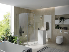 Die Duschkabine PASA fügt sich hier optisch perfekt in das Gesamtbild des Badezimmers ein. Foto: Kermi Duschdesign GmbH/akz-o