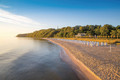 Bildunterschrift: Weite Strände und klare Ostseeluft – im Frühling zeigt sich Göhren angenehm ruhig und besonders stimmungsvoll. Foto: www.goehren-ruegen.de/akz-o