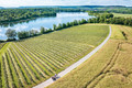 Bildunterschrift: Radfahren am Breitenauer See im HeilbronnerLand. Foto: Tourimia Tourismus GmbH/Florian Trykowski/akz-o