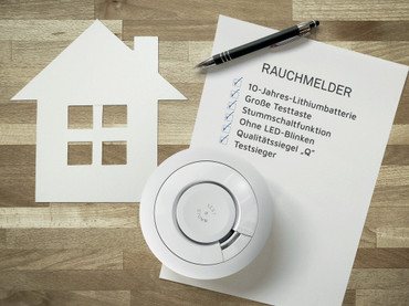Wer noch Rauchmelder nachrüsten muss, sollte bei der Auswahl einige Kriterien beachten. Foto: Ei Electronics/akz-o