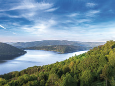 Edersee mit Natur- und Nationalpark Foto: Edersee Marketing GmbH/Heinrich Kowalski/akz-o