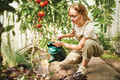 Bildunterschrift: Blattläuse zählen zu den häufigsten Schädlingen im Garten. Foto: Compo/akz-o