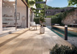 Bildunterschrift: Bauherren setzen bei der Terrassengestaltung auf ansprechendes Design und hochwertige Materialien. Foto: Ströher/Deutsche Fliese/akz-o