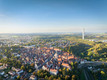 Bildunterschrift: Rottweil und seine Türme mit Blick auf den Schwarzwald Foto: Dietmar Denger/Landkreis Rottweil/akz-o