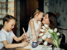 Man muss nicht verreisen oder viel ausgeben, um das Leben schöner zu machen. Manchmal genügt es, den eigenen vier Wänden mehr Aufmerksamkeit zu schenken. Foto: pexels.com/ak-o