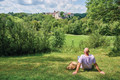 Bildunterschrift: Durchatmen und die Herbstluft genießen: Auf den Bühlertalwanderwegen stehen Ruhe, Naturgenuss und weite Ausblicke im Mittelpunkt. Foto: Hohenlohe + Schwäbisch Hall Tourismus e. V./Trykowski/akz-o