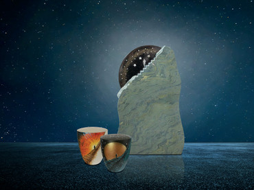 Urne & Grabstein im einheitlichen Design: Der Abschied wird heute immer individueller gestaltet