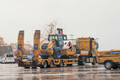 Bildunterschrift: Ob kleine oder große Maschinen: Der Beruf des Land- und Baumaschinenmechatronikers ist vielfältig und abwechslungsreich. Foto: DEPENBROCK/akz-o