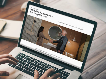 Von der Planung bis zur Umsetzung: Digitale Werkzeuge wie der Badplaner der Marke hansgrohe begleiten Renovierende von der Idee, über die Suche nach dem passenden Handwerksbetrieb bis zum ersten entspannenden Duscherlebnis. Foto: hansgrohe/Hansgrohe SE/akz-o