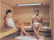 Bildunterschrift: Die Größe der Sauna hängt von der Zahl der Personen ab, die sie nutzen wollen. Foto: Gütegemeinschaft Saunabau, Infrarot und Dampfbad e.V., Wiesbaden/akz-o