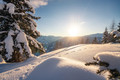 Bildunterschrift: Winterzauber erleben – Schneeflocken, klare Bergluft und stille Momente inmitten verschneiter Landschaften.Foto: Martin Lugger Perschl/akz-o