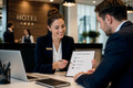 Bildunterschrift: Personalmanagement zählt zu den vielseitigen Aufgabenbereichen in der Hotellerie. Foto: KI-generiert/IST-Studieninstitut GmbH/akz-o