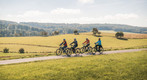 Bildunterschrift: Auch Radfahrer finden im Bergischen passende Bedingungen. Foto: Das Bergische/Jonas Dülberg/akz-o