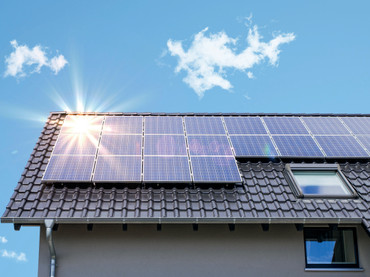 Installation von Photovoltaik-Anlagen: Nur vom zulassungspflichtigen Handwerk