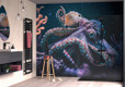 Bildunterschrift: Kreativität bei der Badgestaltung auf einem neuen Level: Eine Bandbreite an außergewöhnlichen Motiven – hier der Individualdruck „Oktopus“ – macht individuelle Gestaltungswünsche möglich. Foto: HSK Duschkabinenbau KG/akz-o