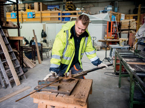 Für die Ausbildung ist mindestens ein Hauptschulabschluss erforderlich. Die Regelzeit für die Ausbildung zum Beton- und Stahlbetonbauer beträgt drei Jahre. Foto: Depenbrock/akz-o