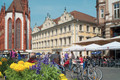 Bildunterschrift: Marktplatz mit Falkenhaus und Marienkapelle. Foto: Congress Tourismus Würzburg A. Bestle/akz-o