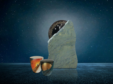 Urne & Grabstein im einheitlichen Design: Der Abschied wird heute immer individueller gestaltet