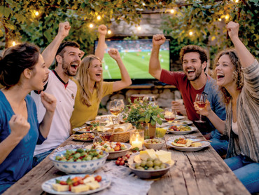 Perfekt vorbereitet für den Anpfiff: So gelingen Snacks zur WM