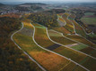 Bildunterschrift: Weinberge in geometrischen Linien: Die Rebhänge prägen das Landschaftsbild im Kraichgau, Stromberg und Zabergäu besonders eindrucksvoll. Foto: Tourimia Tourismus GmbH/Stefan Leitner Photography/akz-o