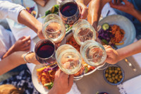 Großartige europäische Weine verbinden neue Ideen mit großen Traditionen: Sommerliche Weinreise nach Italien und Portugal