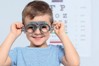 Kurzsichtigkeit bei Kindern: Vielfältige Korrektionsmöglichkeiten